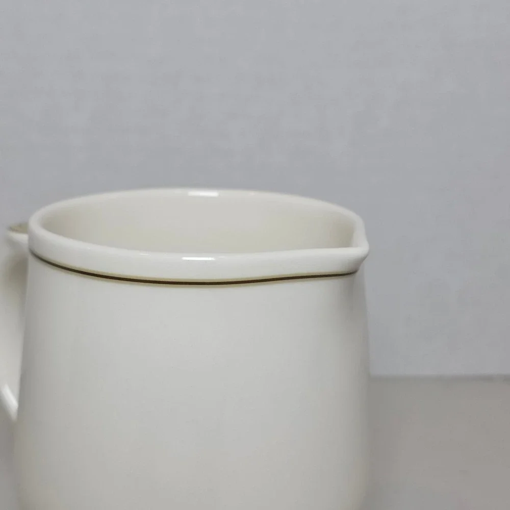 Starbucks‎ Coffee 2008 White Ceramic 16oz Creamer Pitcher Gold Rim Medallion 16